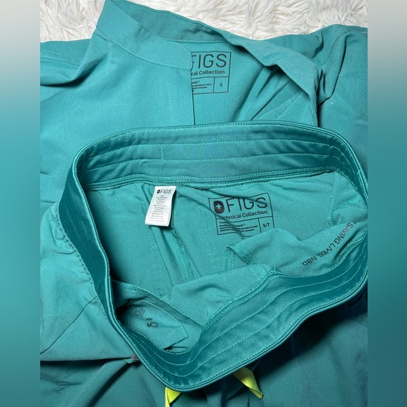 Women’s marine figs💚🦎🟢 - Picture 2 of 3